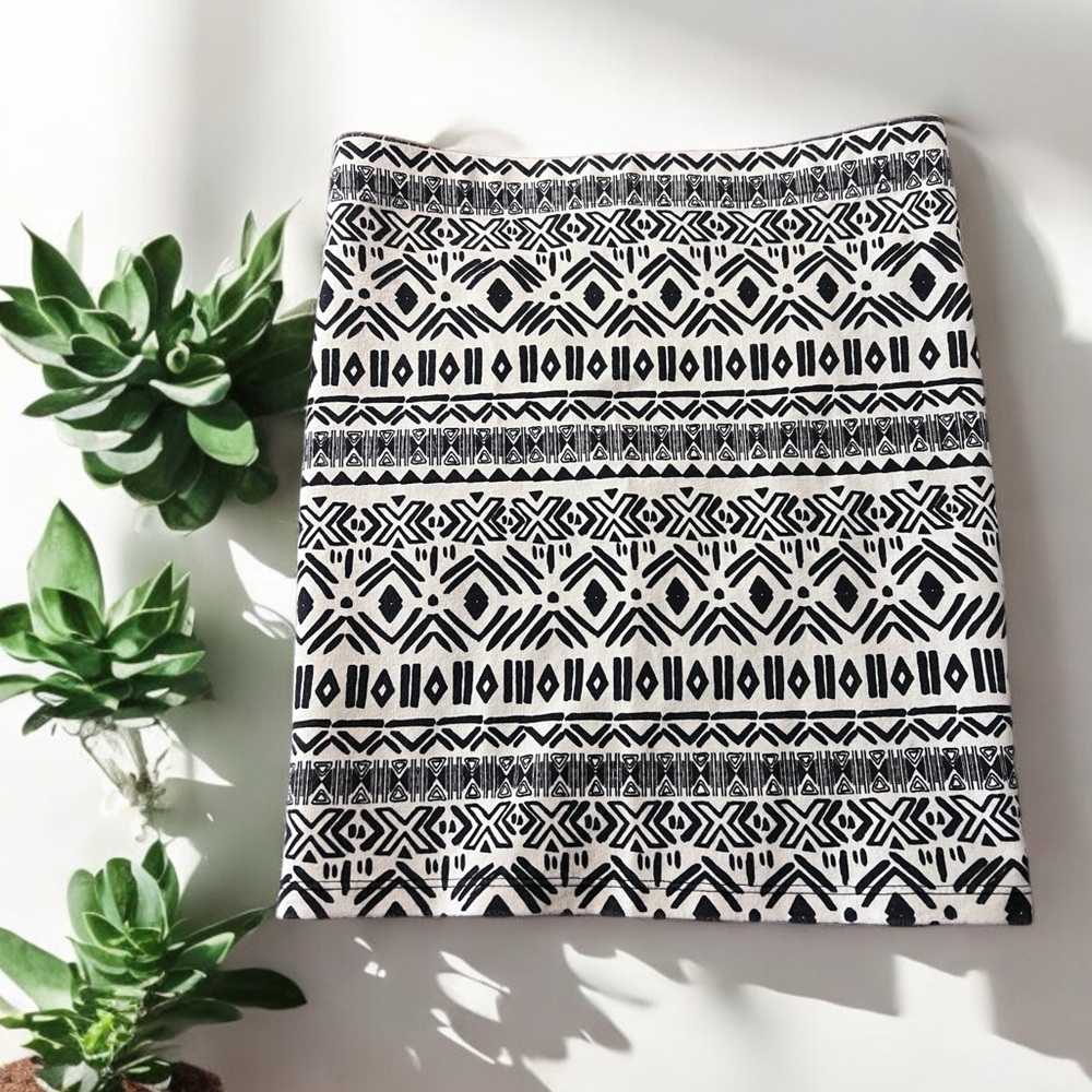 Zara Trafaluc Mini Skirt - size 5